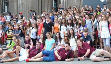 students-group-slider